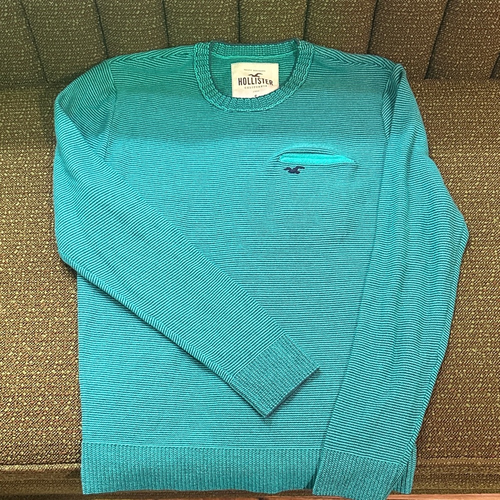 Hollister Men's Teal Crewneck Sweater